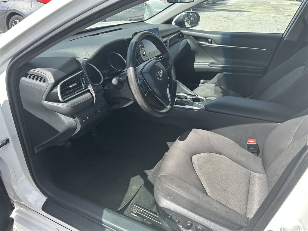 2021 Toyota Camry LE's photo