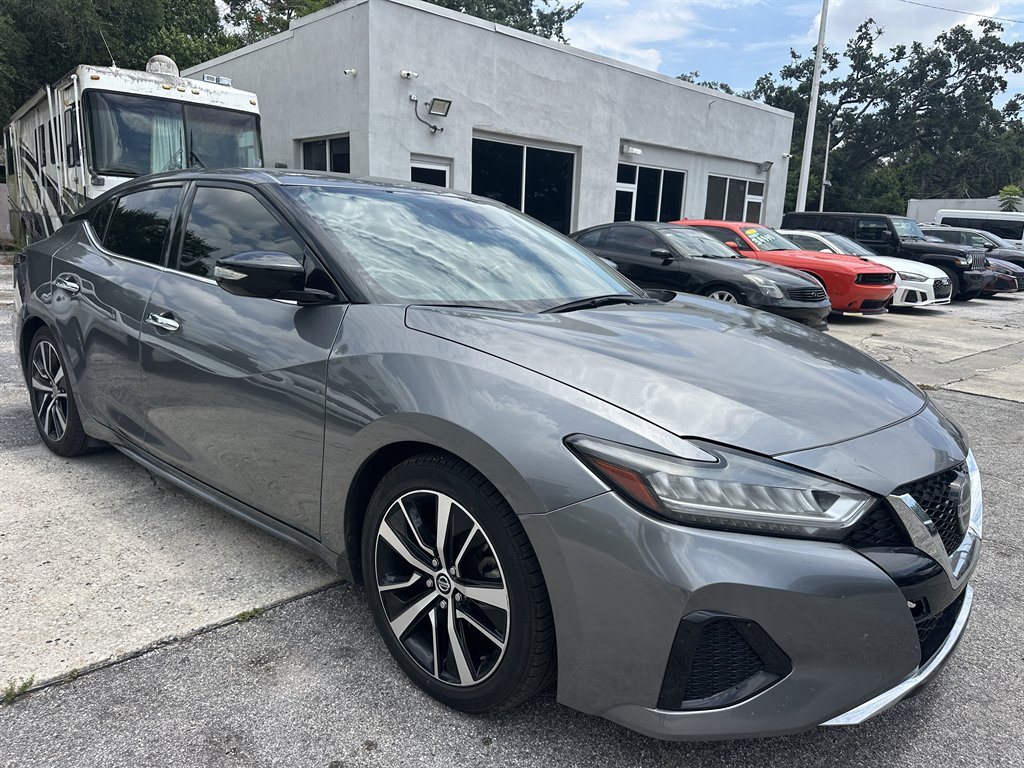 2021 Nissan Maxima SV's photo